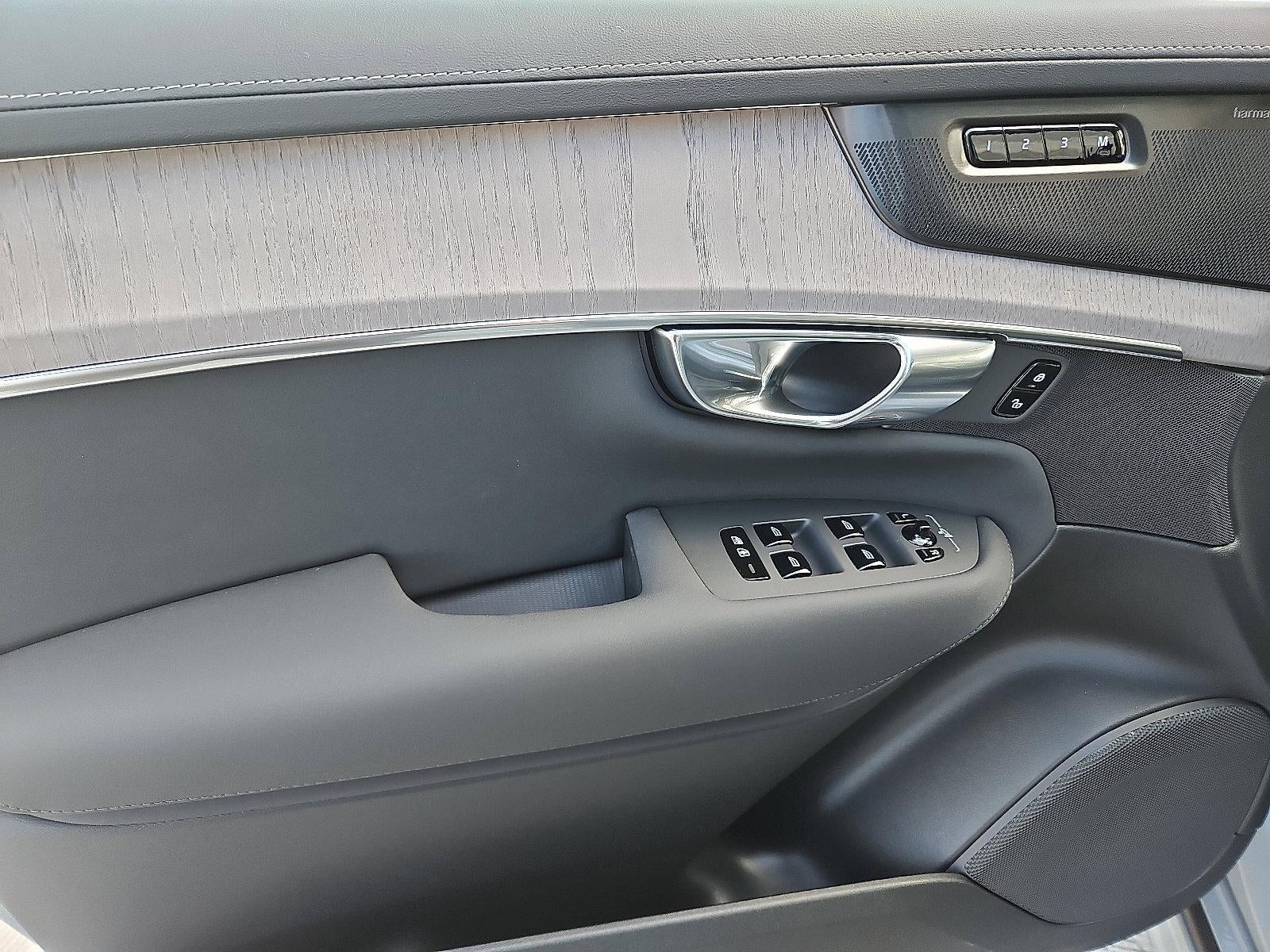 2026 Volvo XC90 B6 AWD Ultra 7-Seater