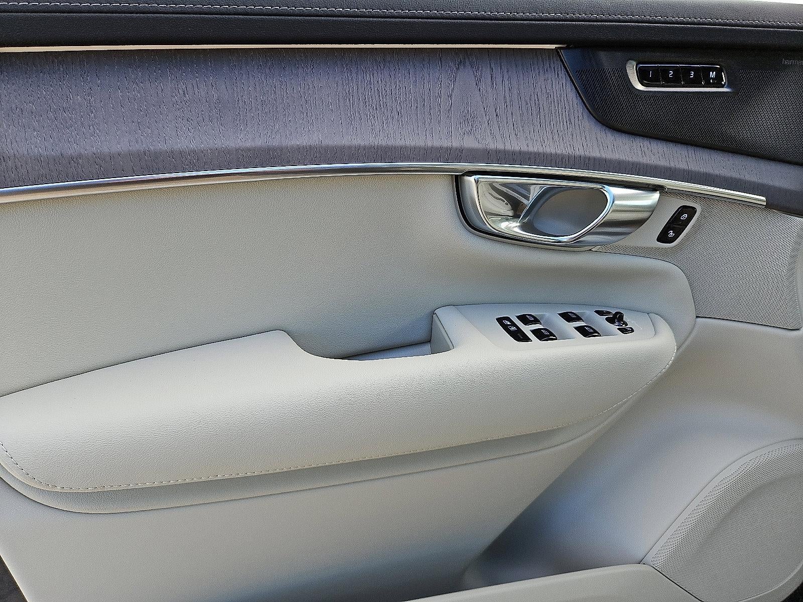 2026 Volvo XC90 B6 AWD Ultra 7-Seater