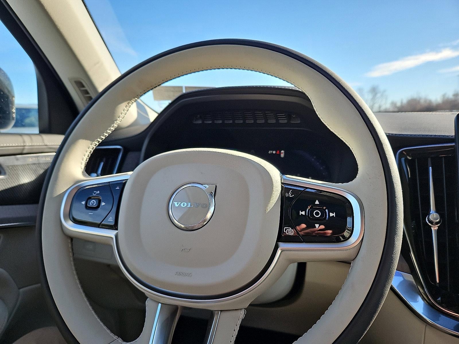 2026 Volvo XC90 B6 AWD Ultra Dark Theme 7-Seater