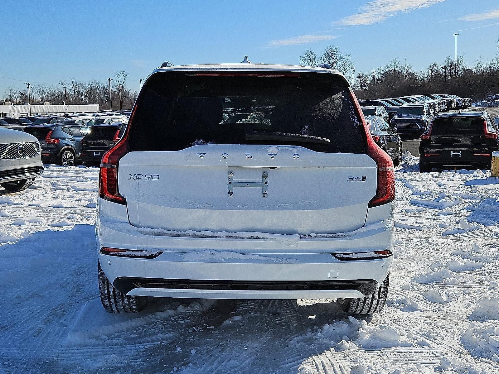 2026 Volvo XC90 B6 AWD Ultra Dark Theme 7-Seater