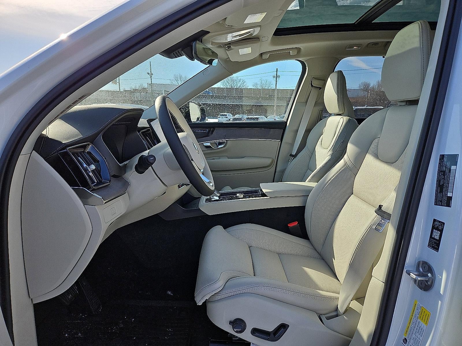 2026 Volvo XC90 B6 AWD Ultra Dark Theme 7-Seater