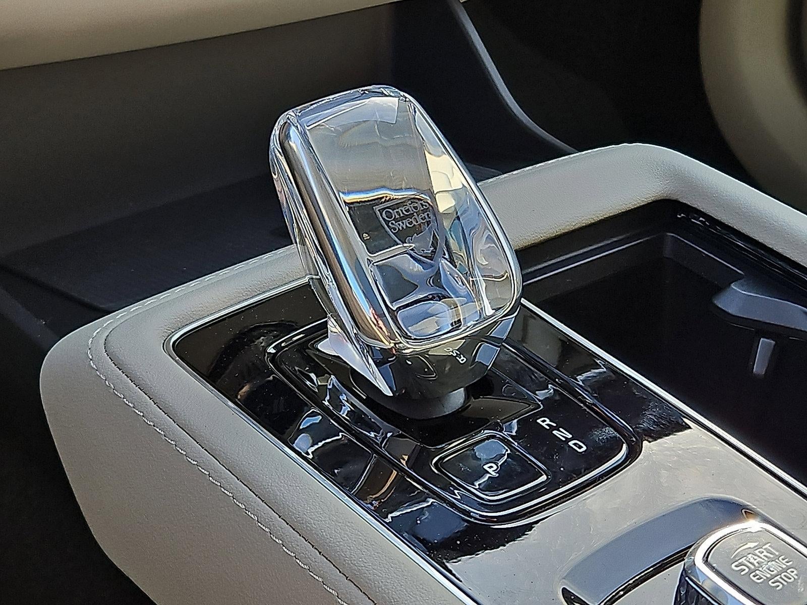 2026 Volvo XC90 B6 AWD Ultra Dark Theme 7-Seater