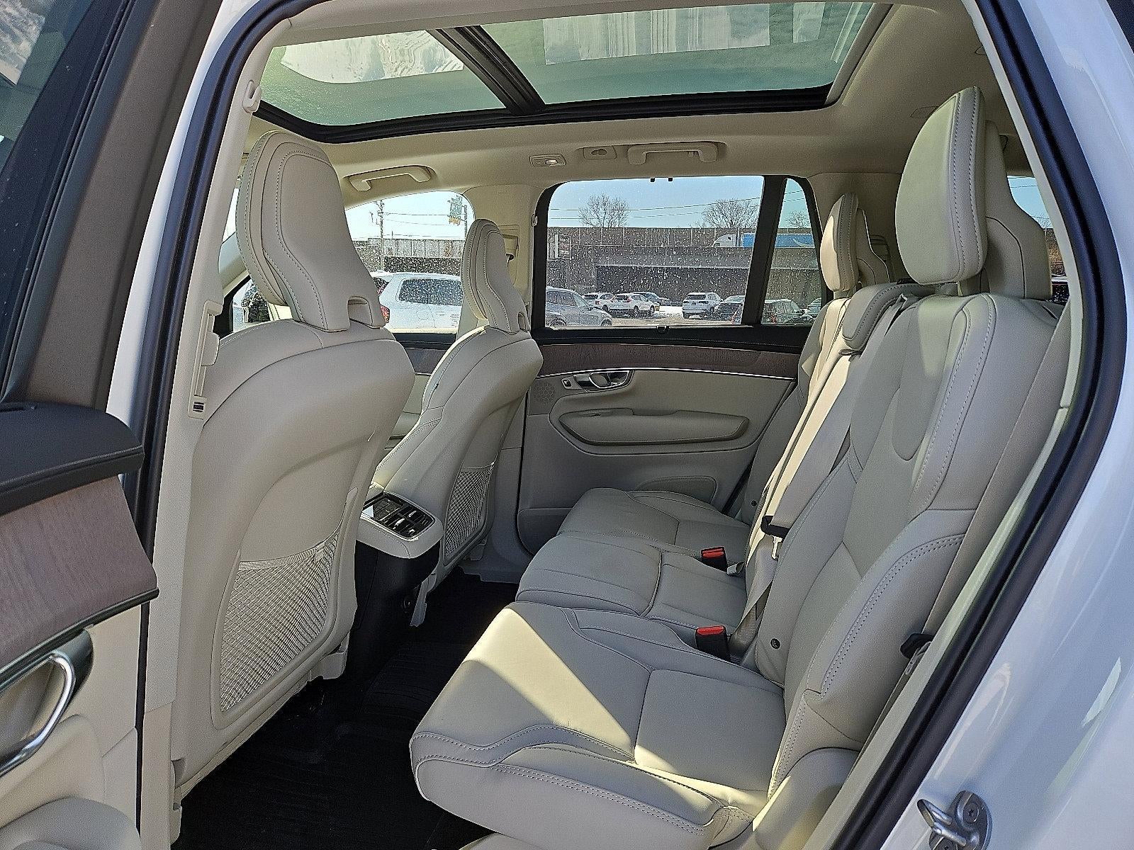 2026 Volvo XC90 B6 AWD Ultra Dark Theme 7-Seater