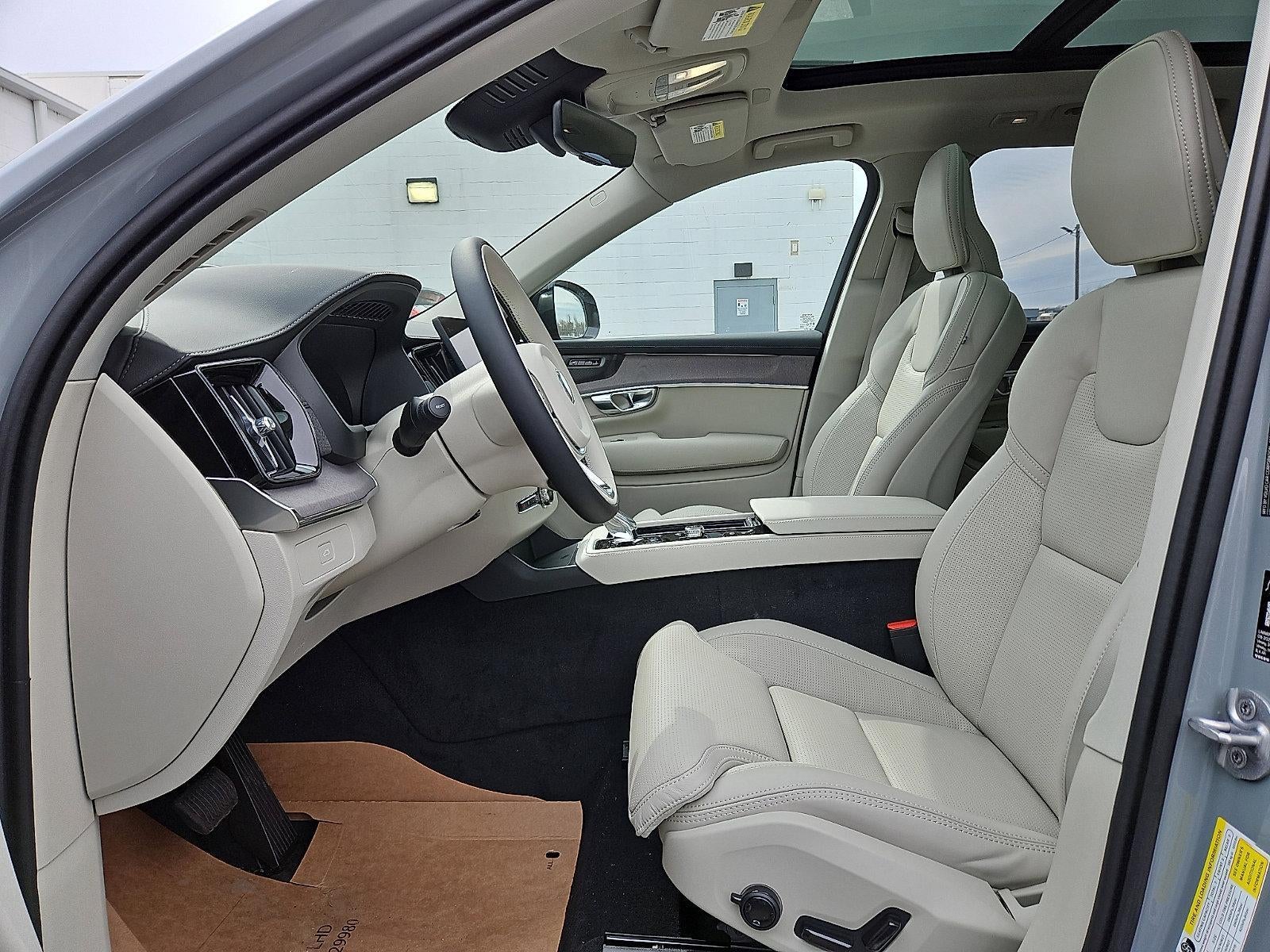 2026 Volvo XC90 B6 AWD Ultra Dark Theme 7-Seater