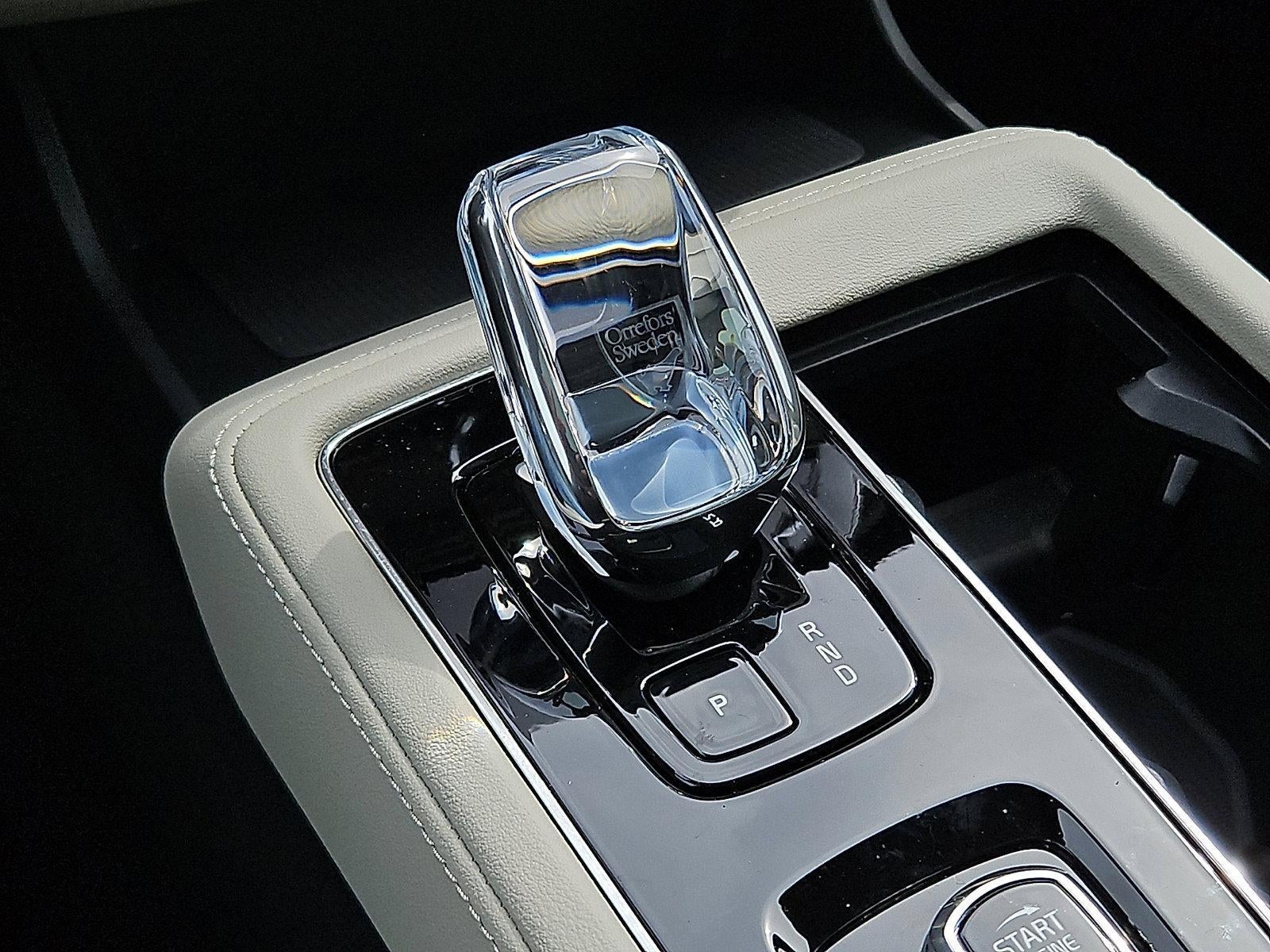 2026 Volvo XC90 B6 AWD Ultra Dark Theme 7-Seater