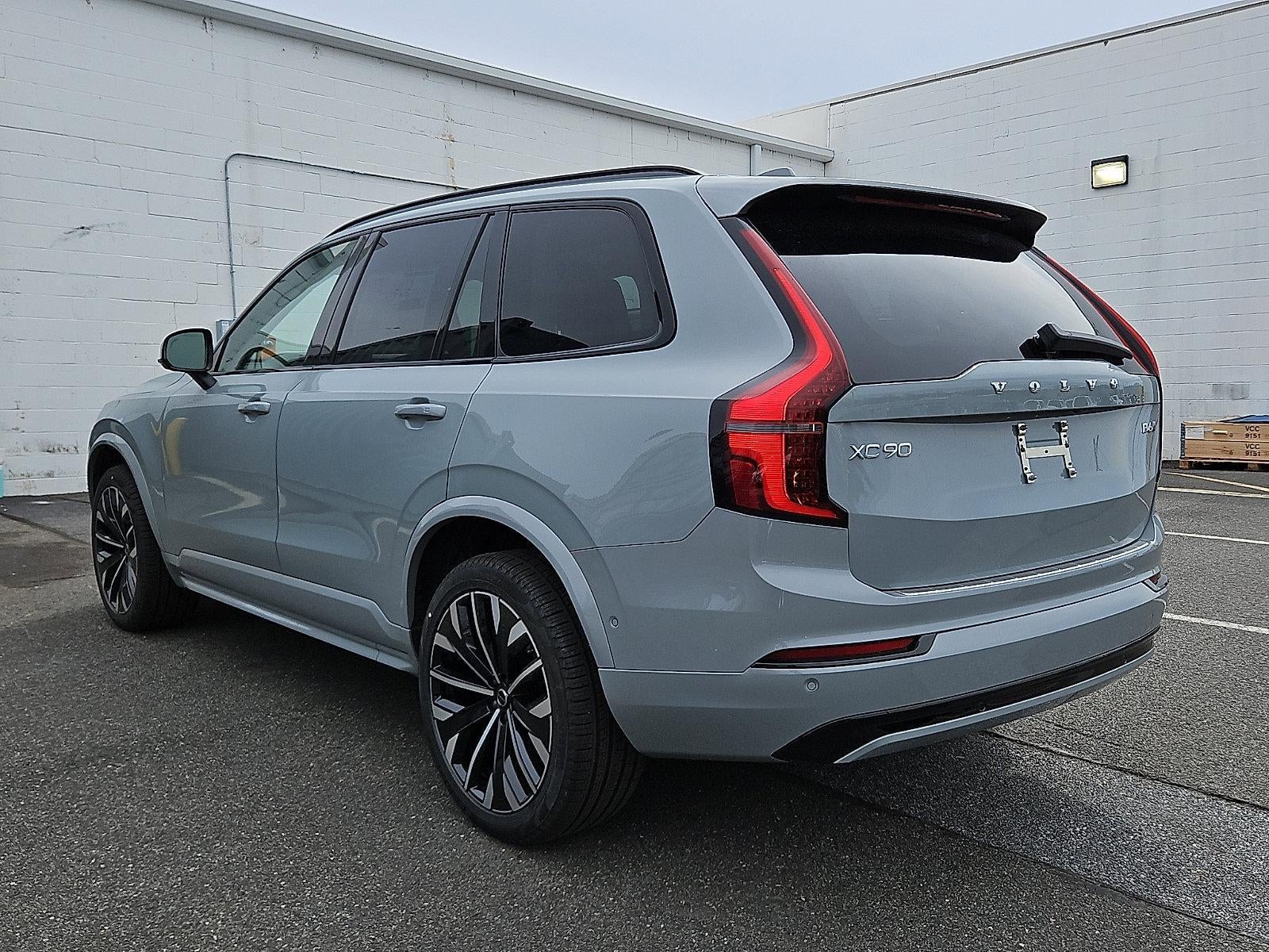 2026 Volvo XC90 B6 AWD Ultra Dark Theme 7-Seater