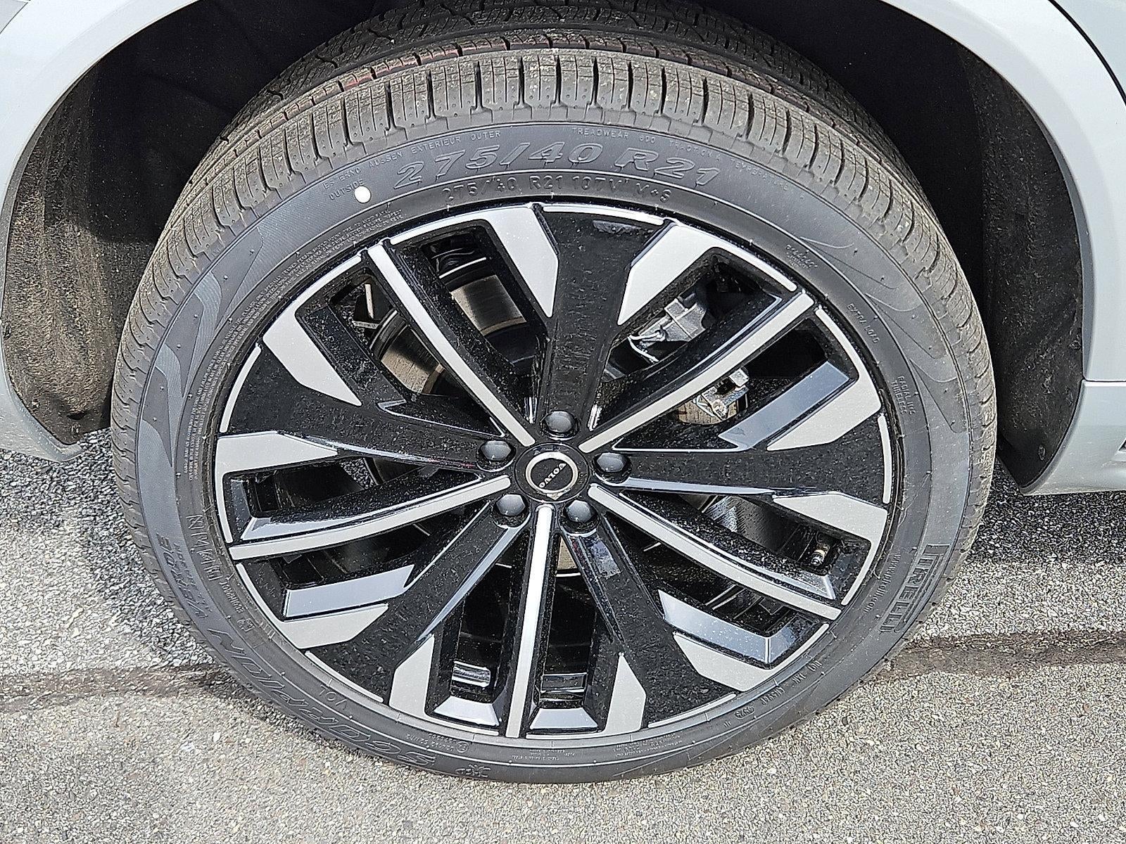 2026 Volvo XC90 B6 AWD Ultra Dark Theme 7-Seater