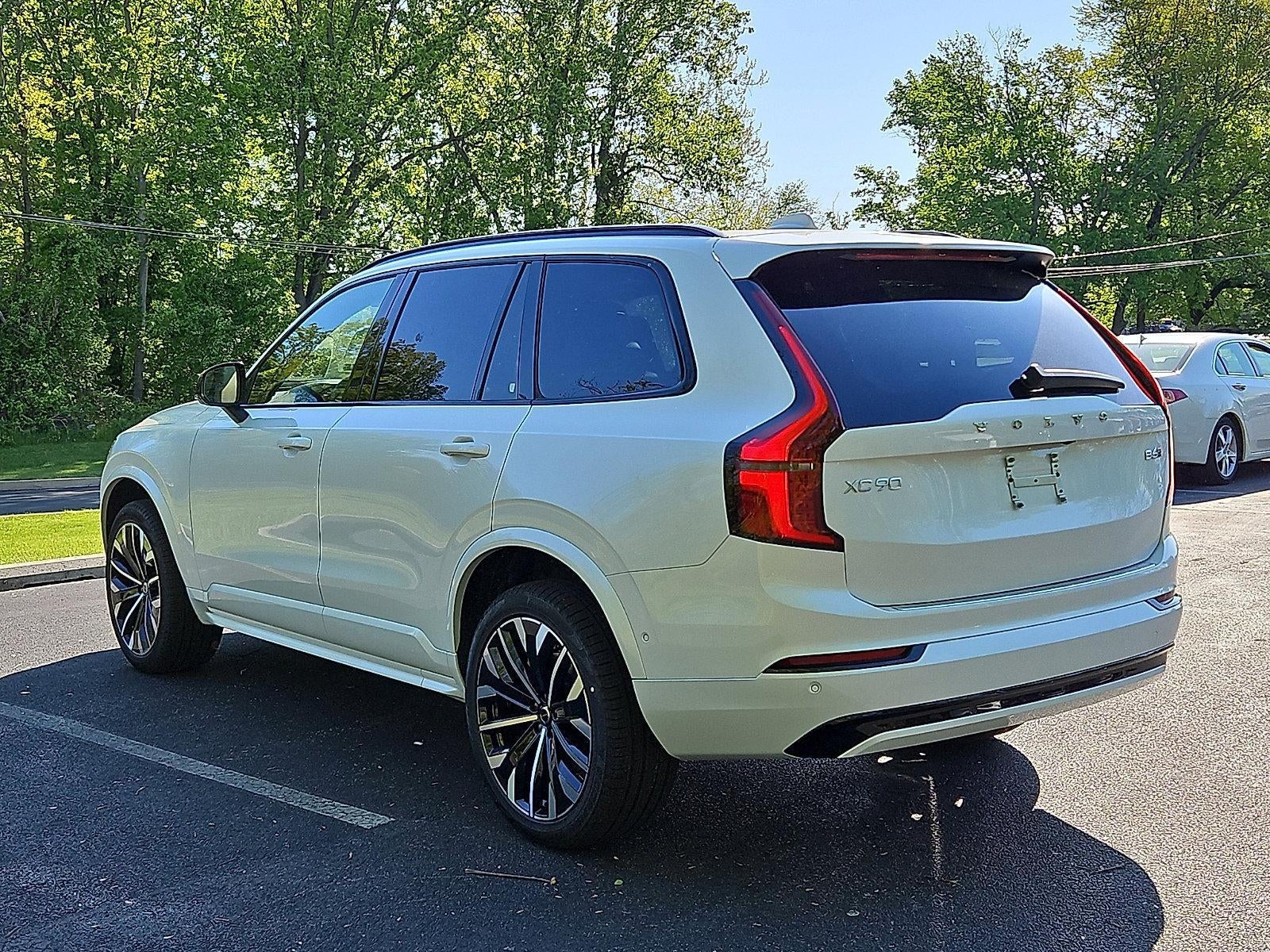 2026 Volvo XC90 B6 AWD Ultra Dark Theme 7-Seater