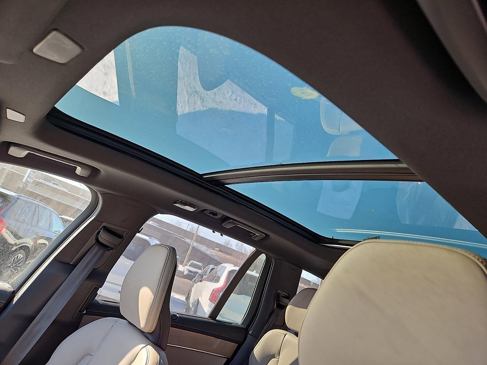 2026 Volvo XC90 B6 AWD Ultra Dark Theme 7-Seater