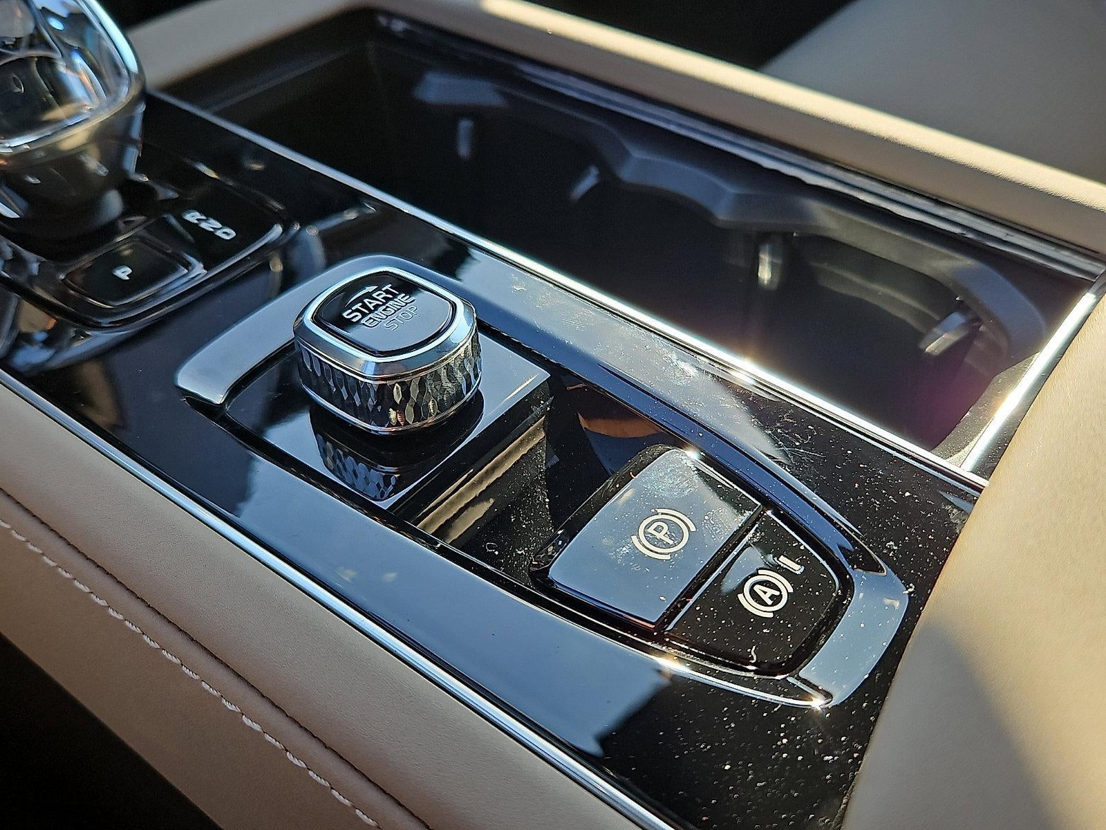 2026 Volvo XC90 B6 AWD Ultra Dark Theme 7-Seater