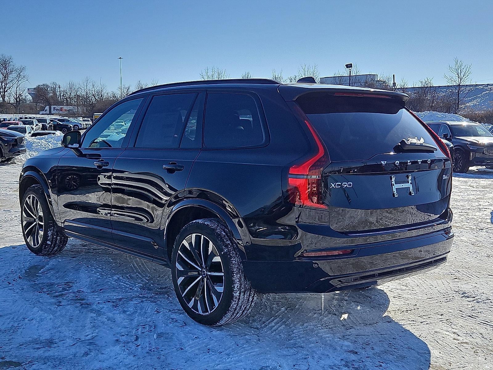 2026 Volvo XC90 B6 AWD Ultra Dark Theme 7-Seater