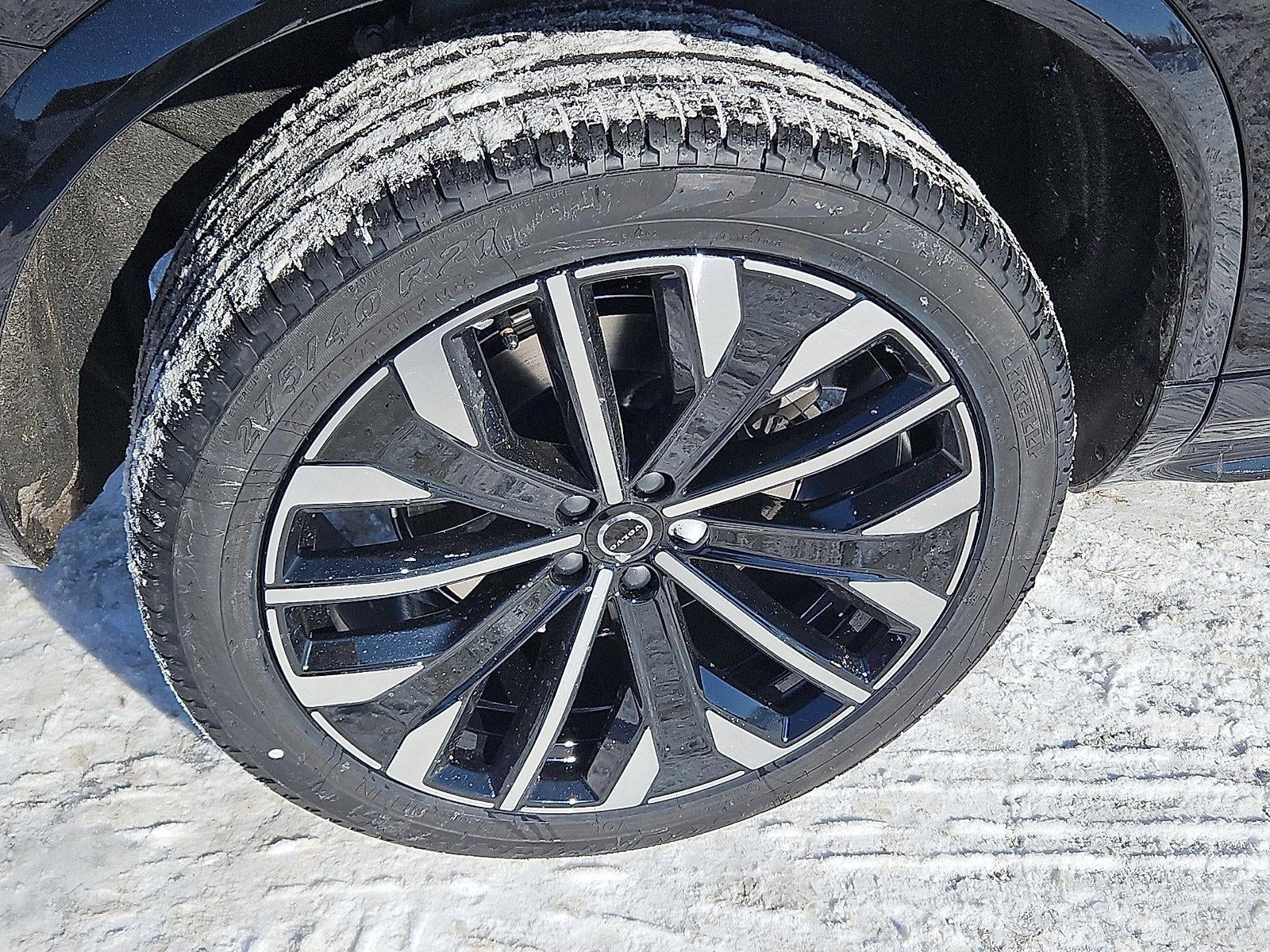 2026 Volvo XC90 B6 AWD Ultra Dark Theme 7-Seater