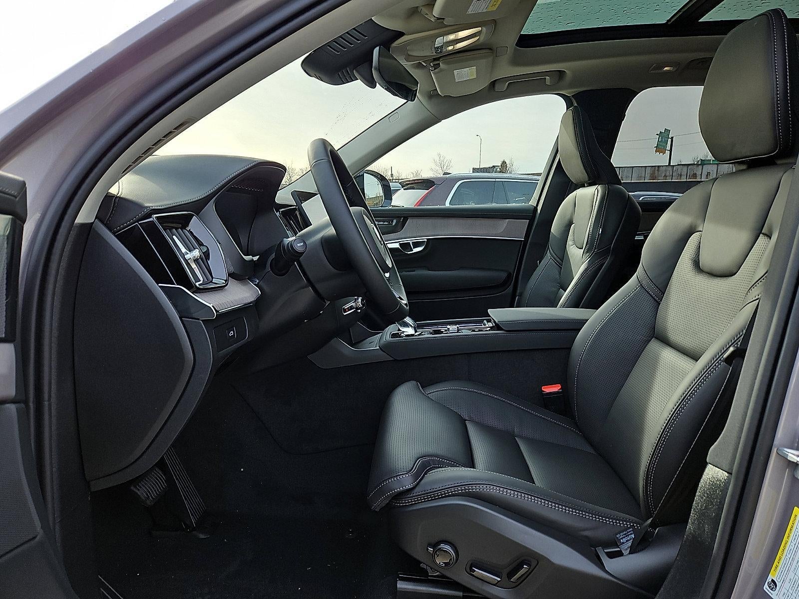 2026 Volvo XC90 B6 AWD Ultra Dark Theme 7-Seater