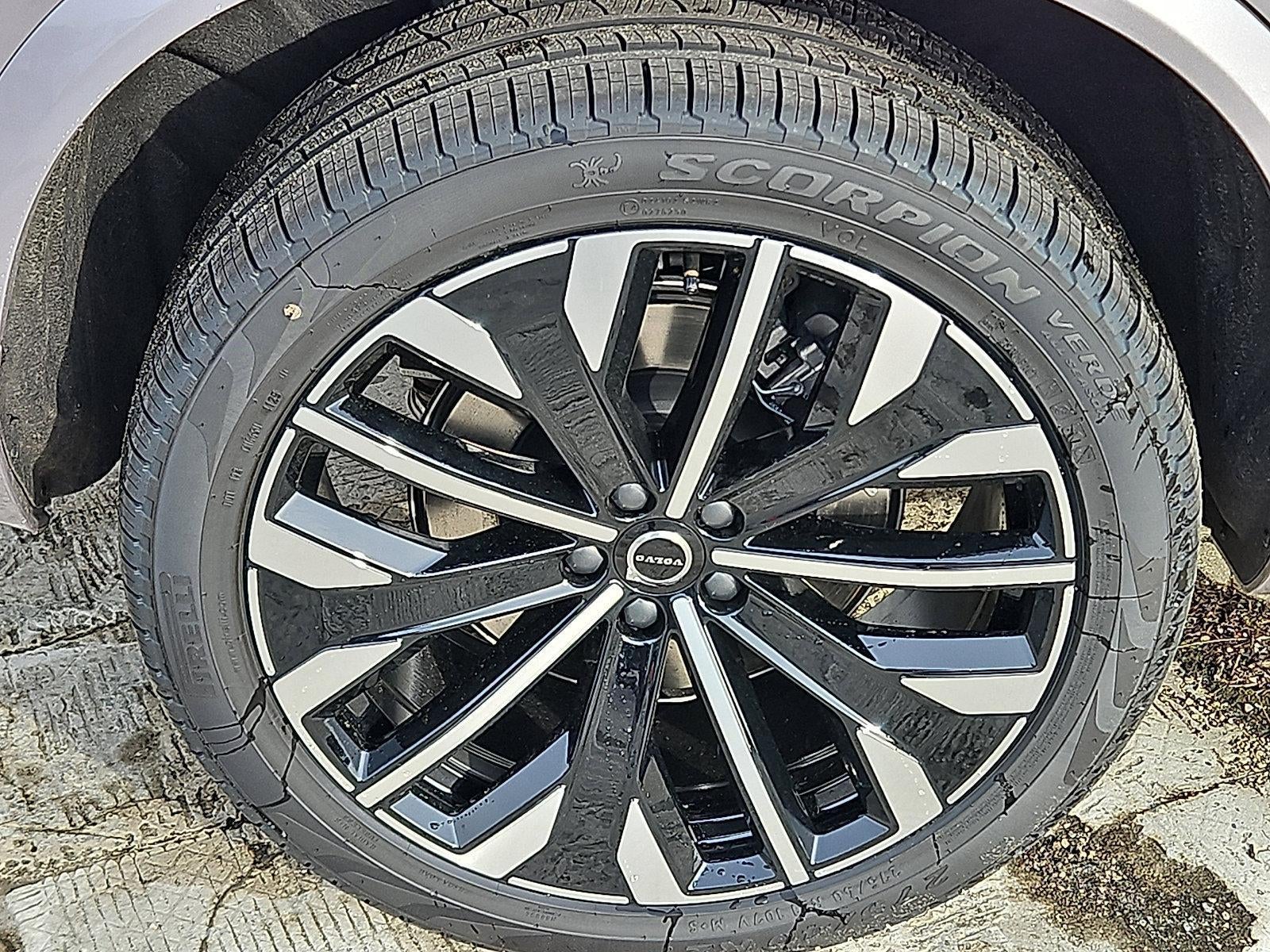 2026 Volvo XC90 B6 AWD Ultra Dark Theme 7-Seater