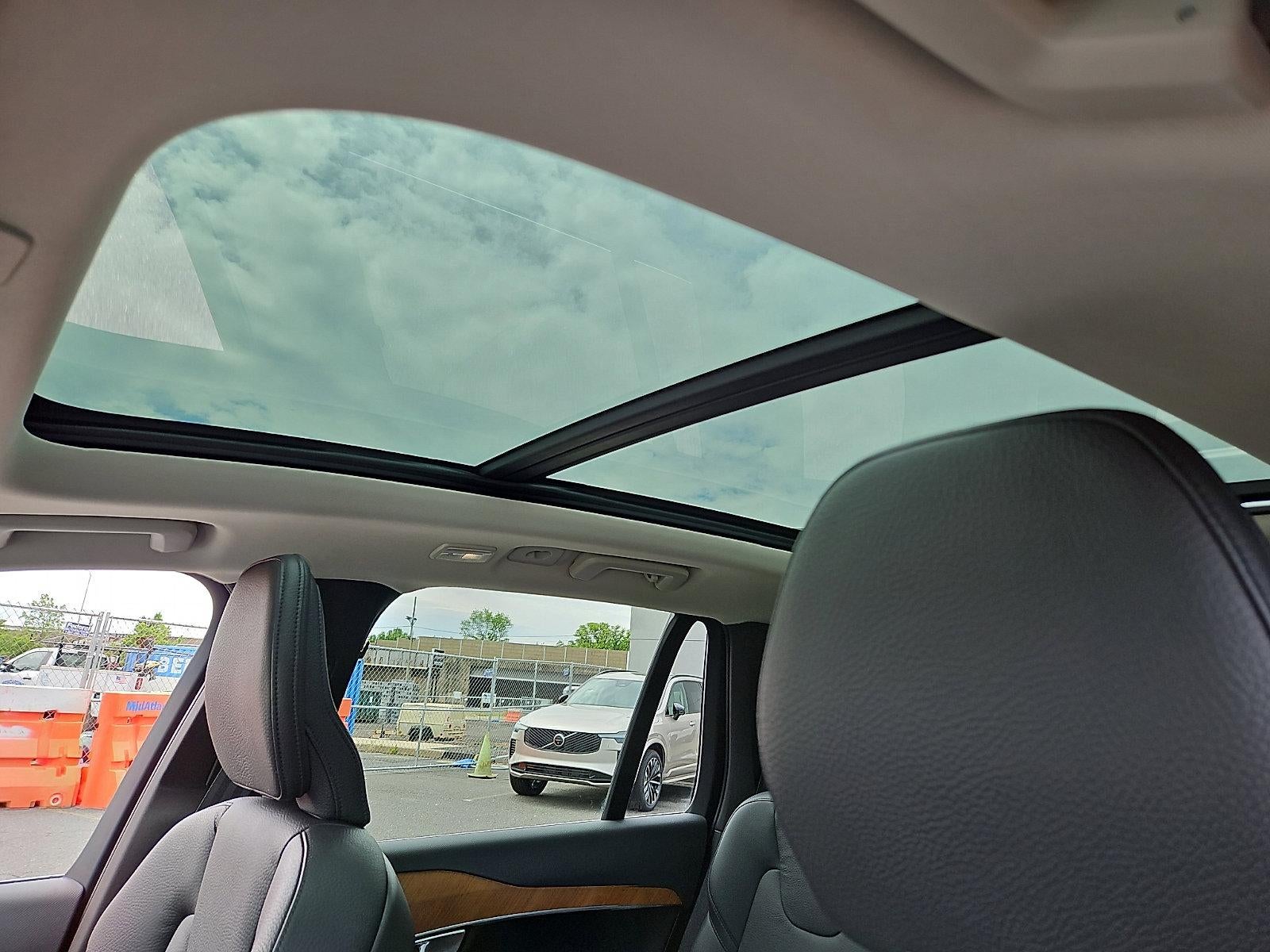 2023 Volvo XC90 B6 AWD Plus 7P