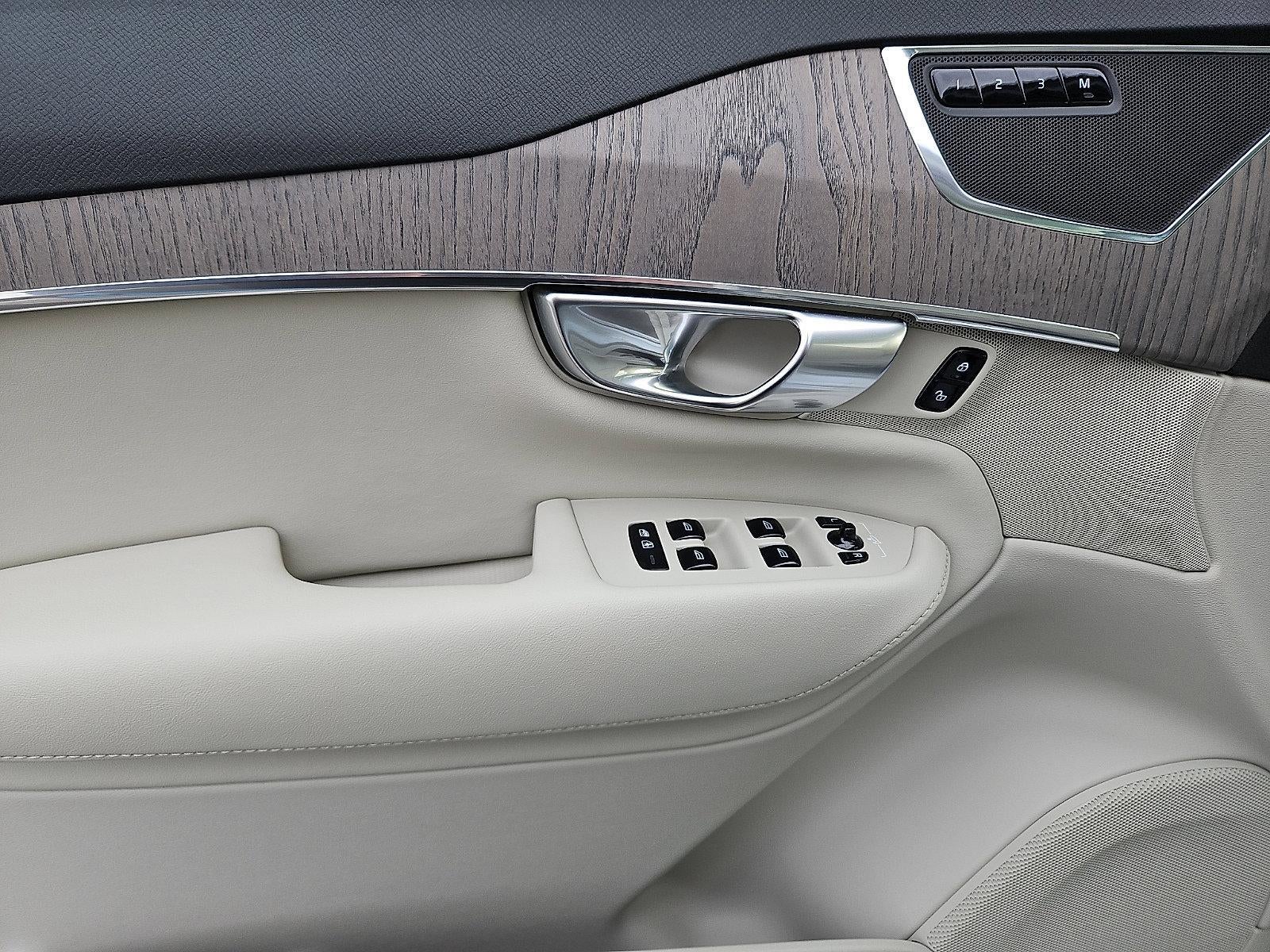 2023 Volvo XC90 B6 AWD Plus 7P