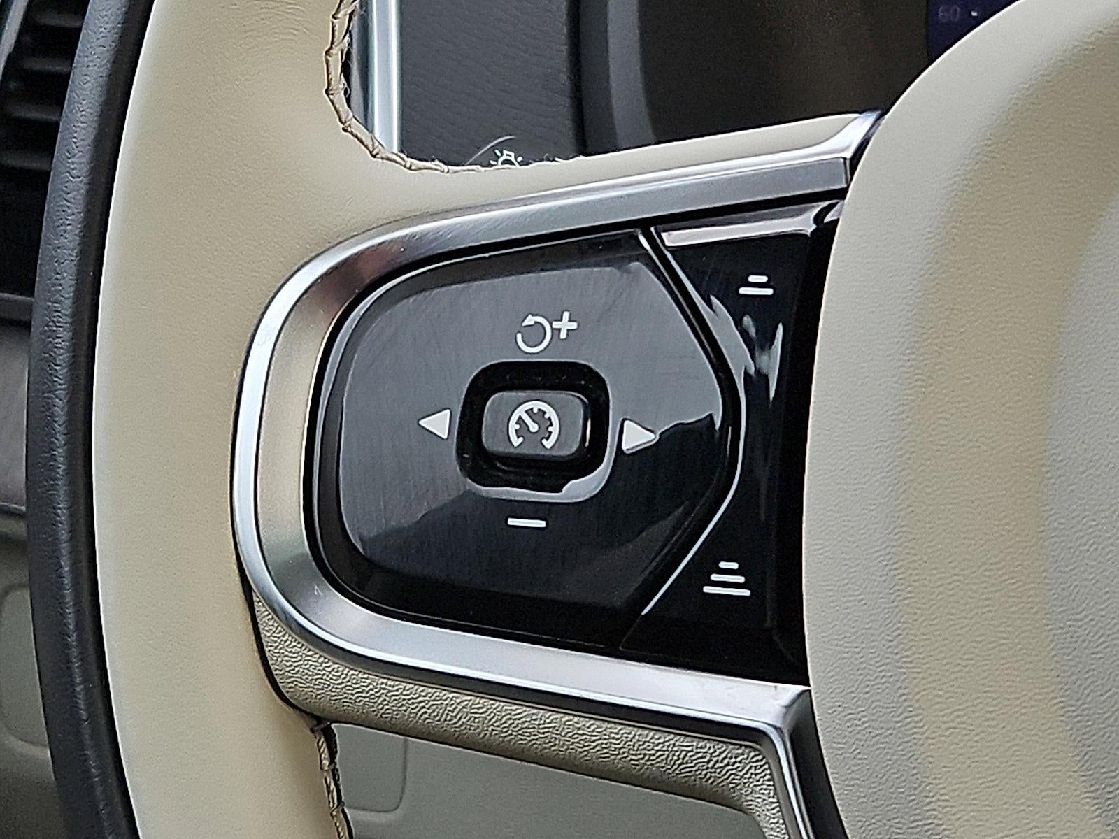 2023 Volvo XC90 B6 AWD Plus 7P