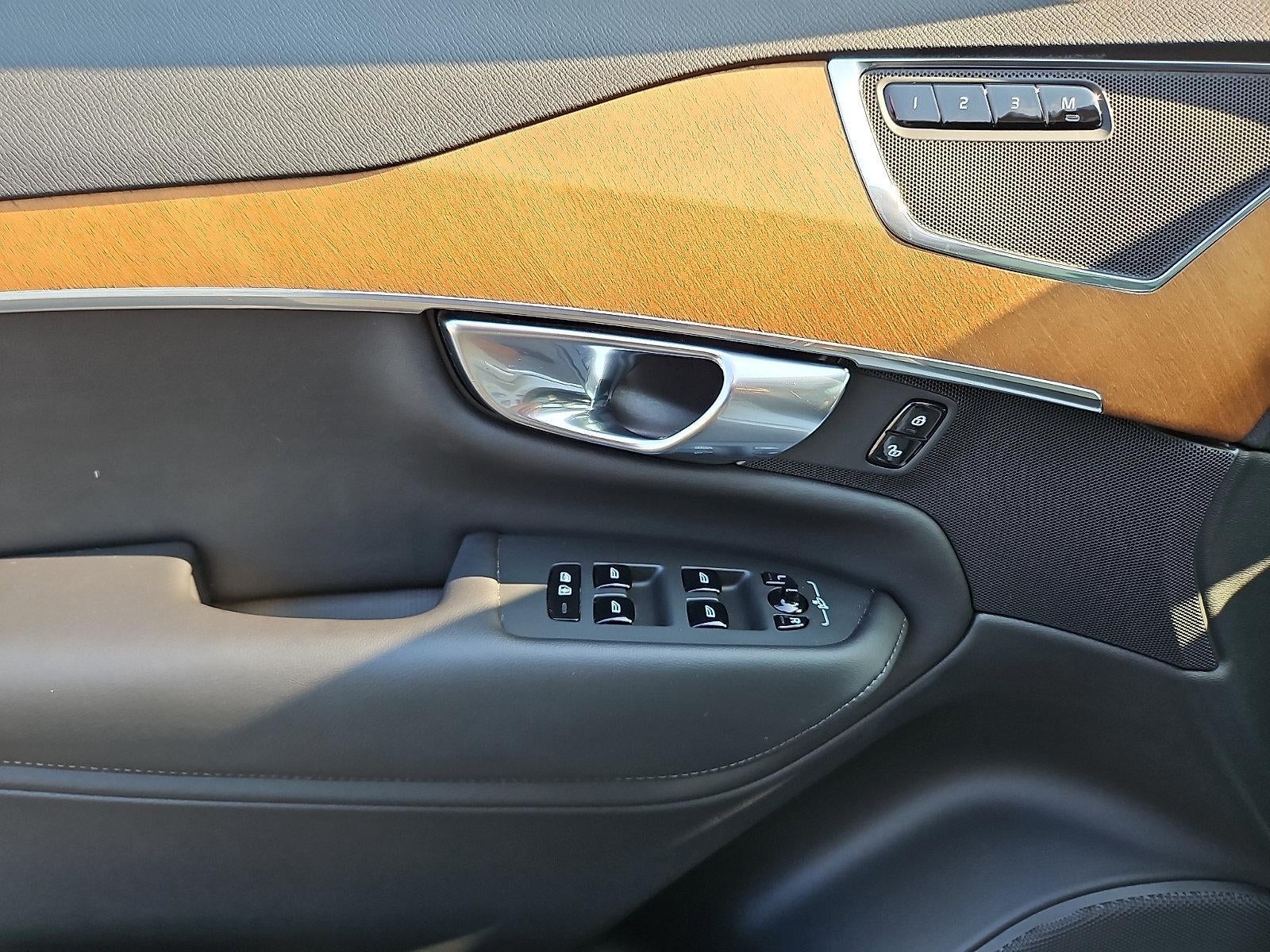 2023 Volvo XC90 B6 AWD Plus 7P