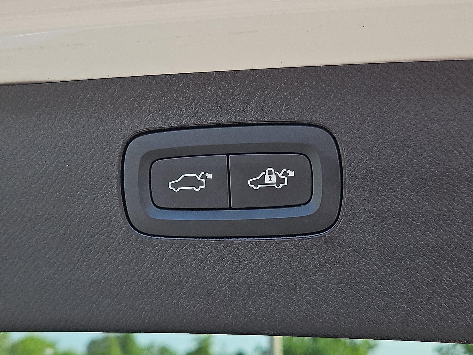 2023 Volvo XC90 B6 AWD Plus 7P