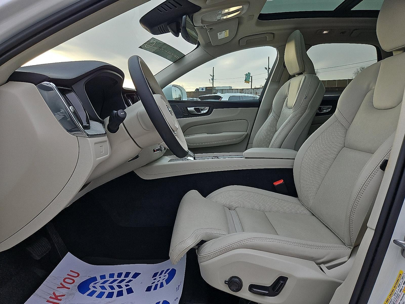 2023 Volvo XC60 B6 AWD Ultimate Bright Theme