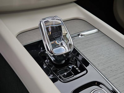 2023 Volvo XC60 B6 AWD Ultimate Bright Theme