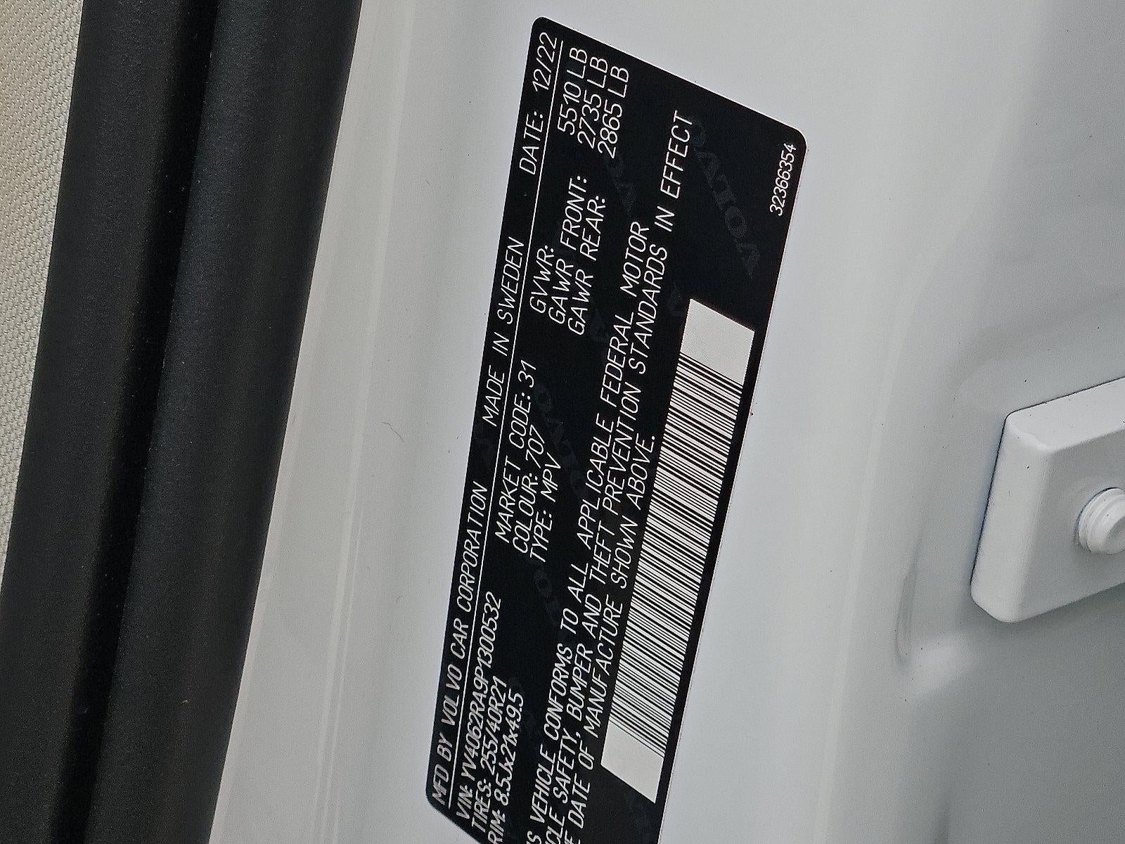 2023 Volvo XC60 B6 AWD Ultimate Bright Theme