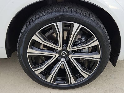 2023 Volvo XC60 B6 AWD Ultimate Bright Theme