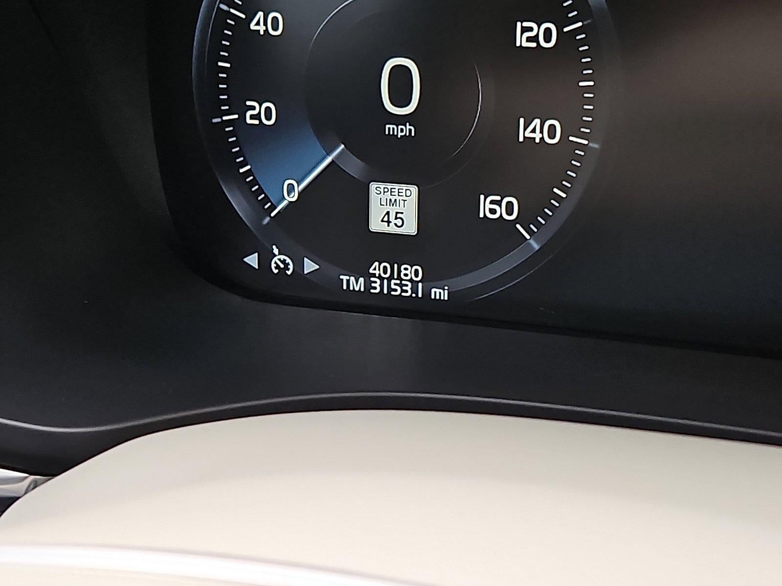 2021 Volvo XC60 T5 AWD Momentum