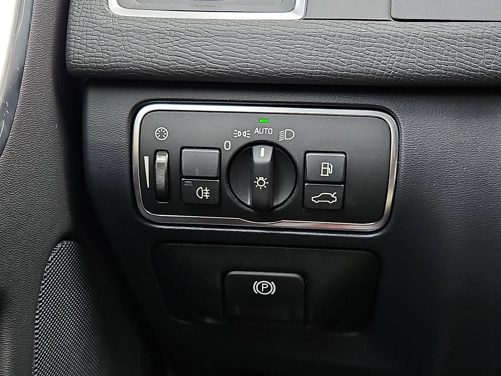 2016 Volvo XC60 AWD 4dr T6 Drive-E