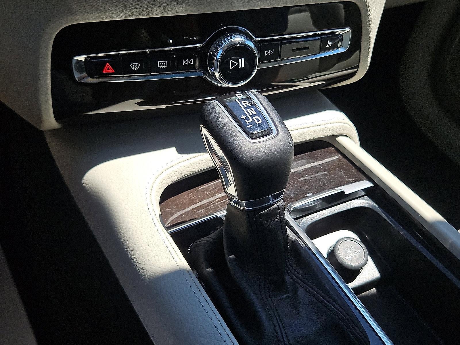 2019 Volvo XC90 T6 AWD Momentum