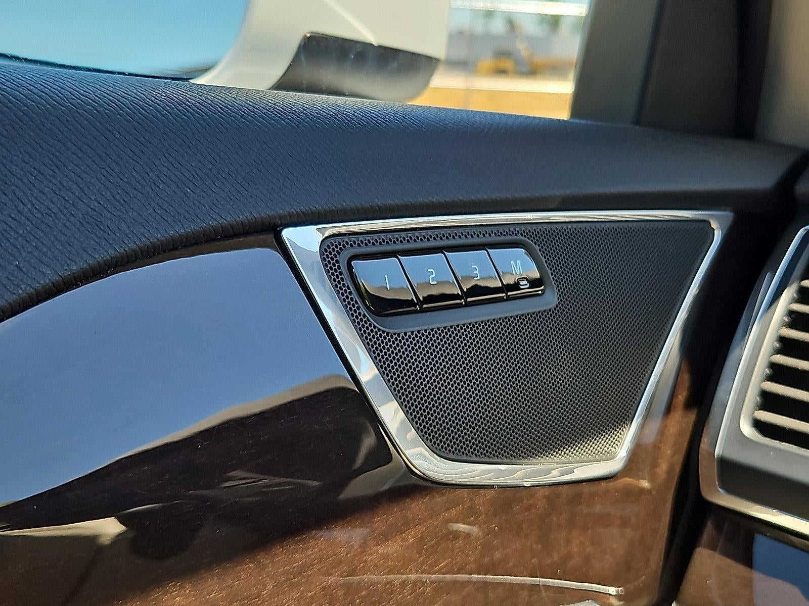 2019 Volvo XC90 T6 AWD Momentum
