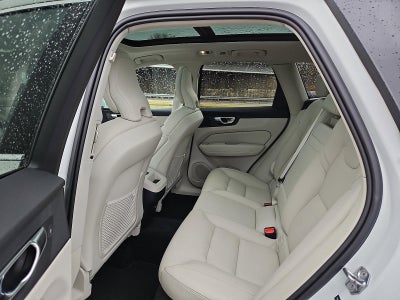 2020 Volvo XC60 T6 AWD Momentum