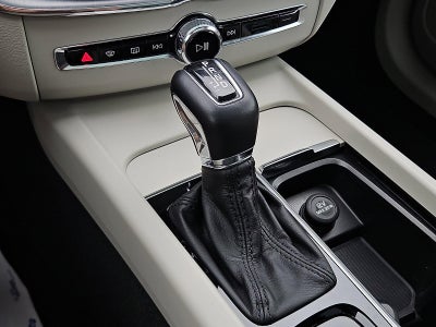 2020 Volvo XC60 T6 AWD Momentum