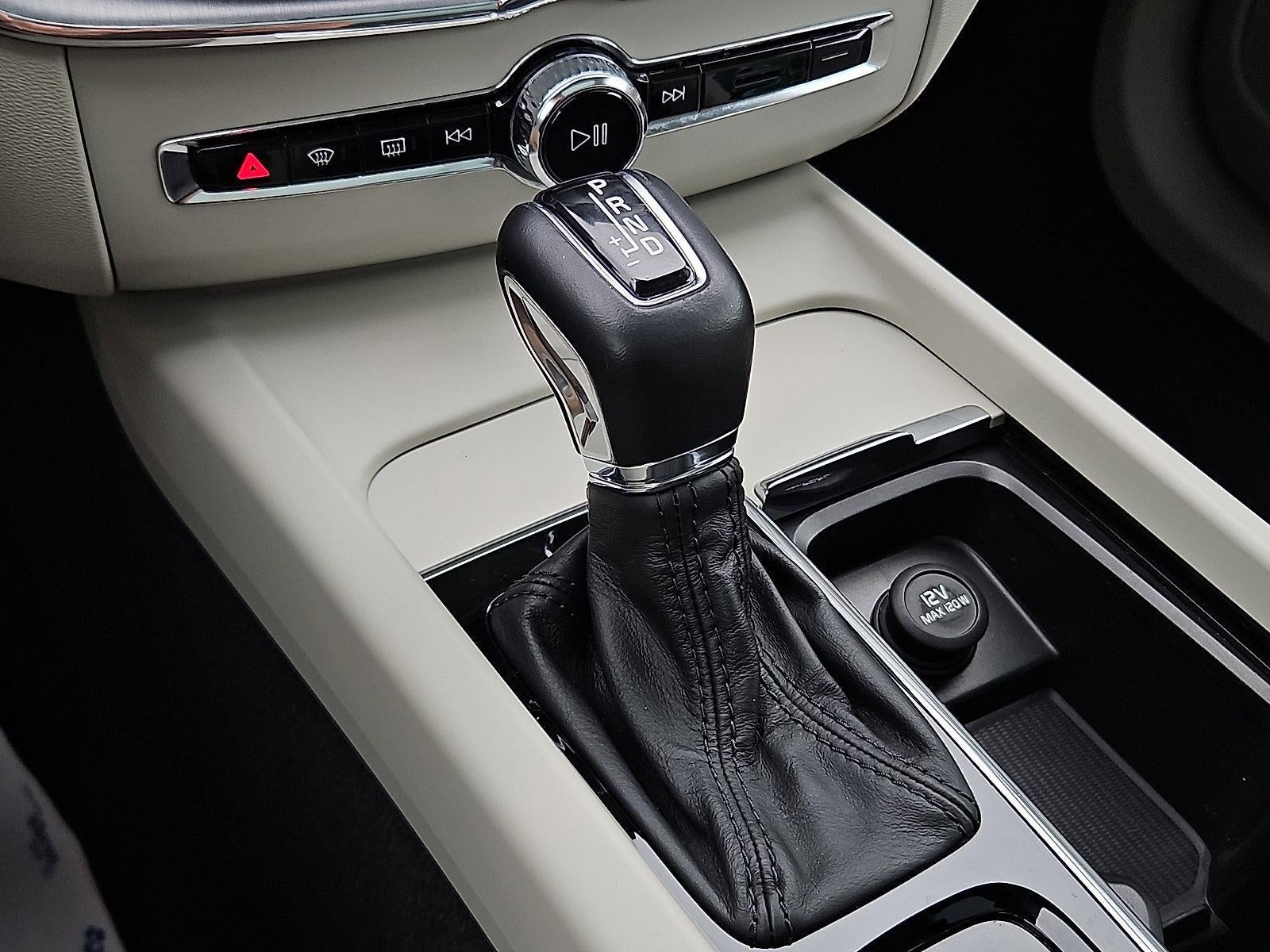 2020 Volvo XC60 T6 AWD Momentum