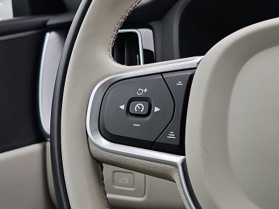 2020 Volvo XC60 T6 AWD Momentum