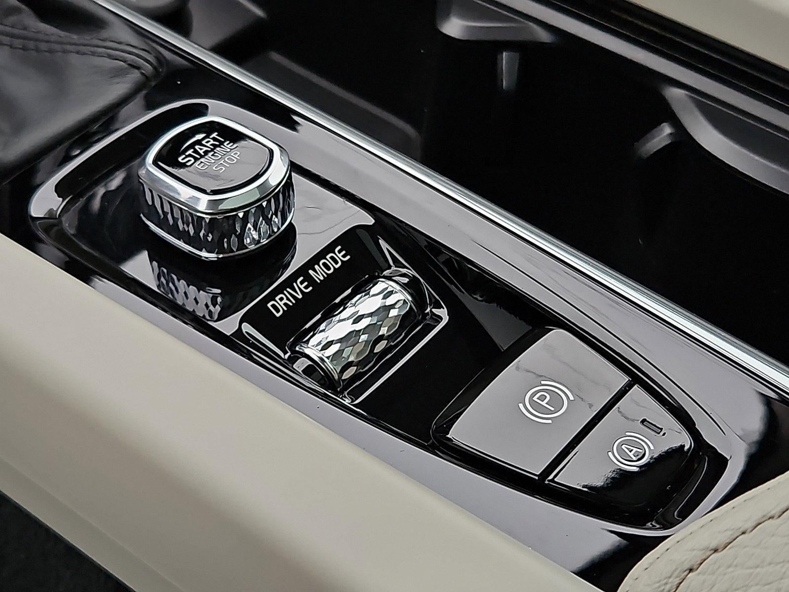 2020 Volvo XC60 T6 AWD Momentum