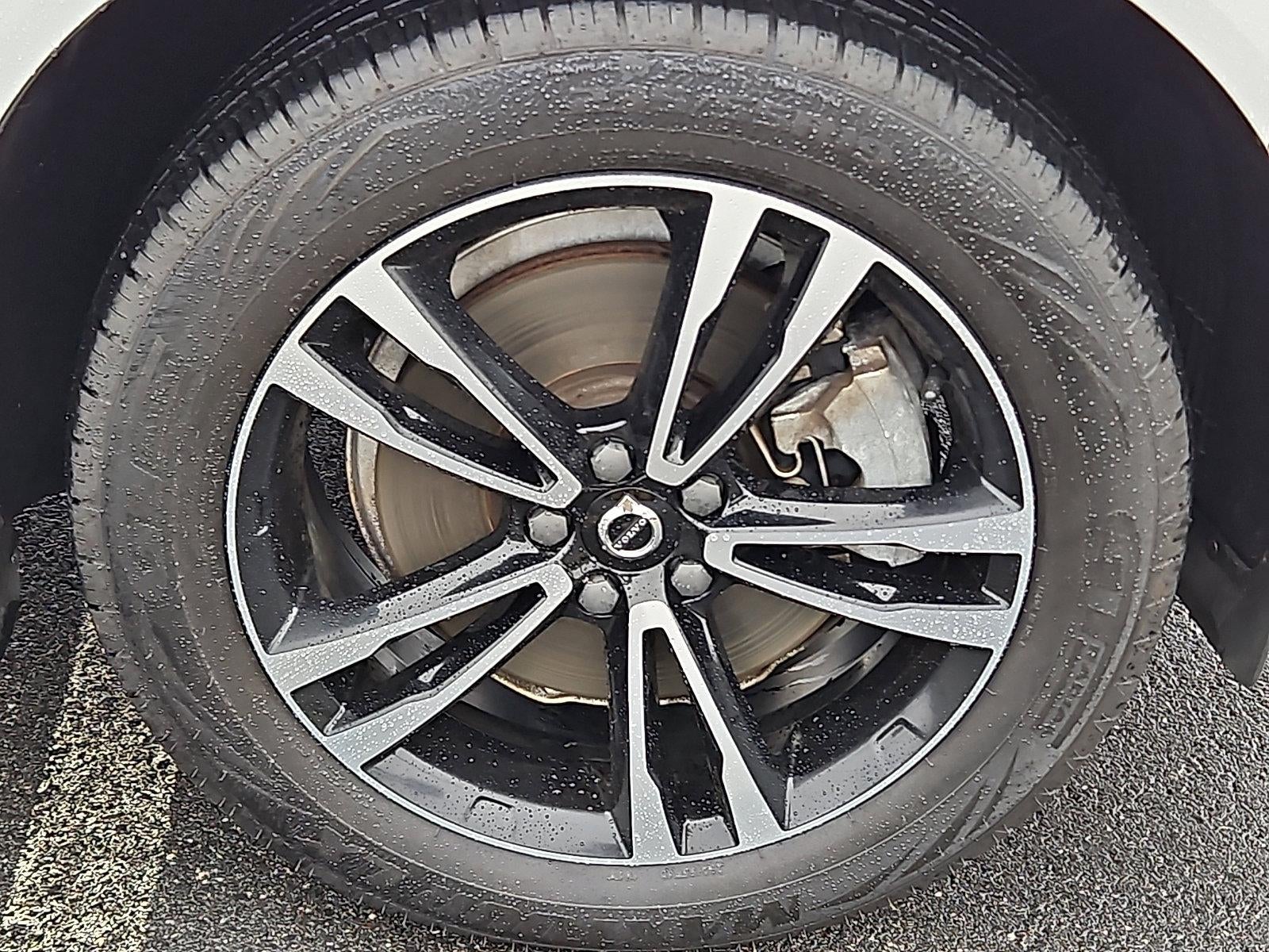 2020 Volvo XC60 T6 AWD Momentum