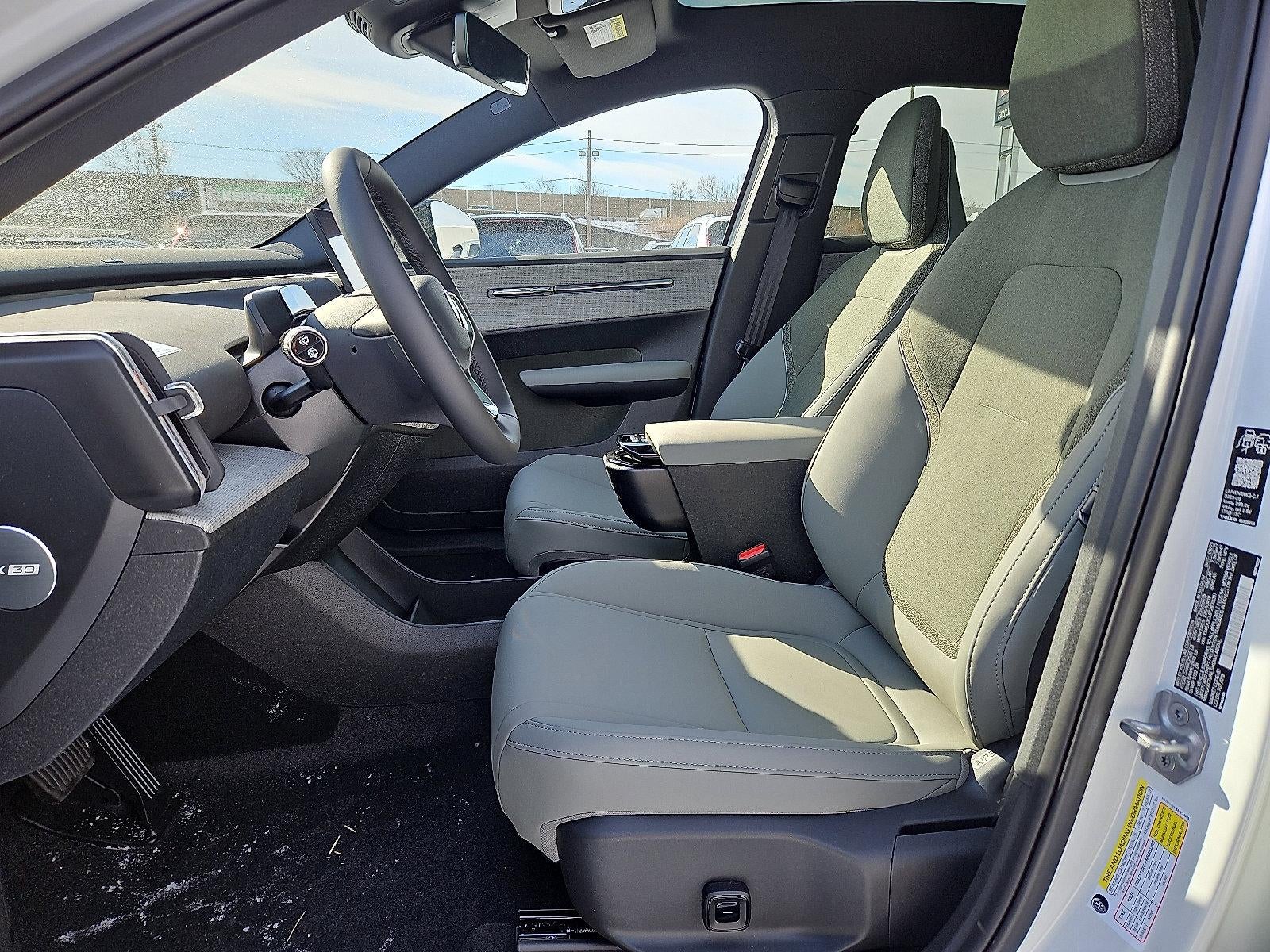 2026 Volvo EX30 Twin Motor AWD Cross Country Ultra