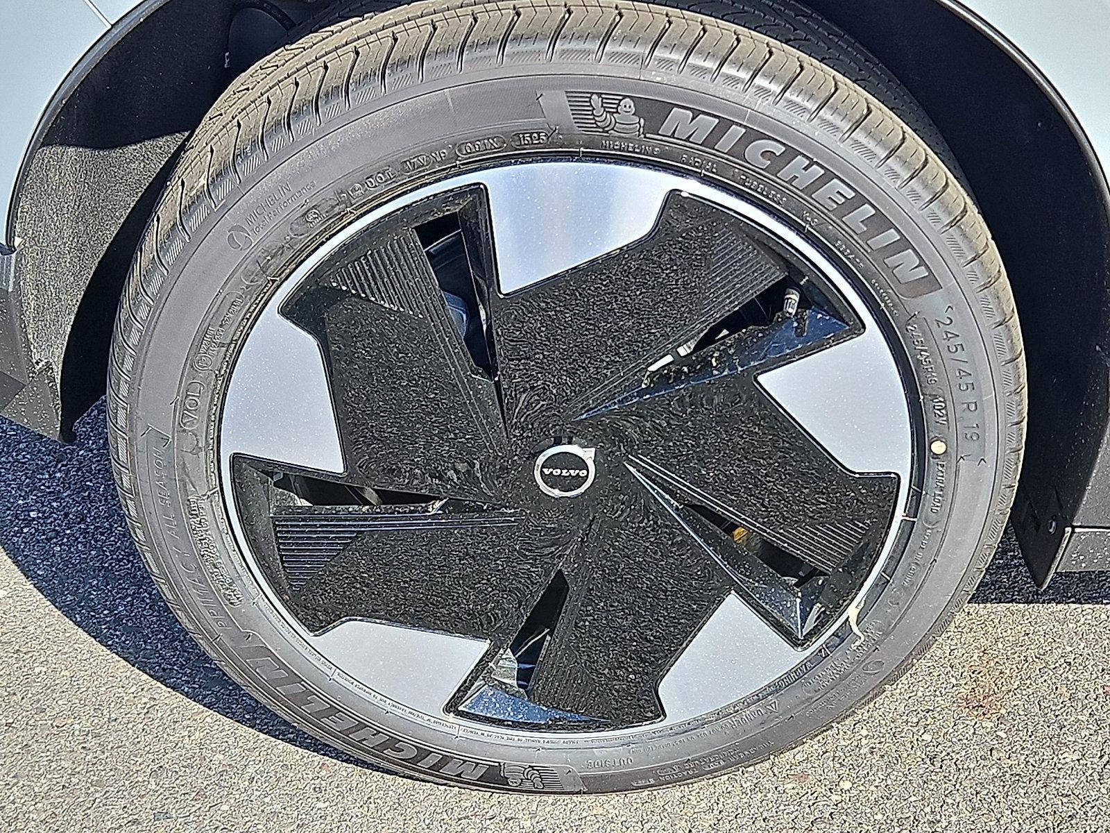 2026 Volvo EX30 Twin Motor AWD Ultra
