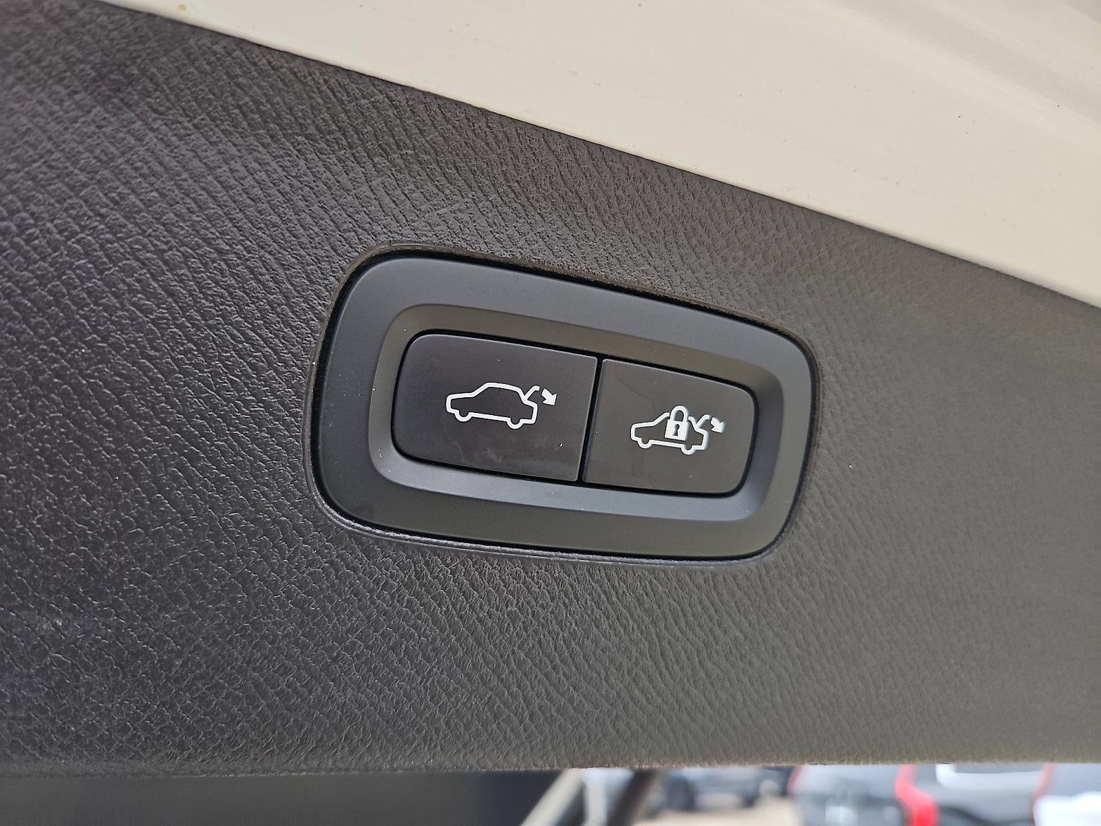 2023 Volvo XC90 Recharge Plug-In Hybrid T8 eAWD PHEV Plus 6P