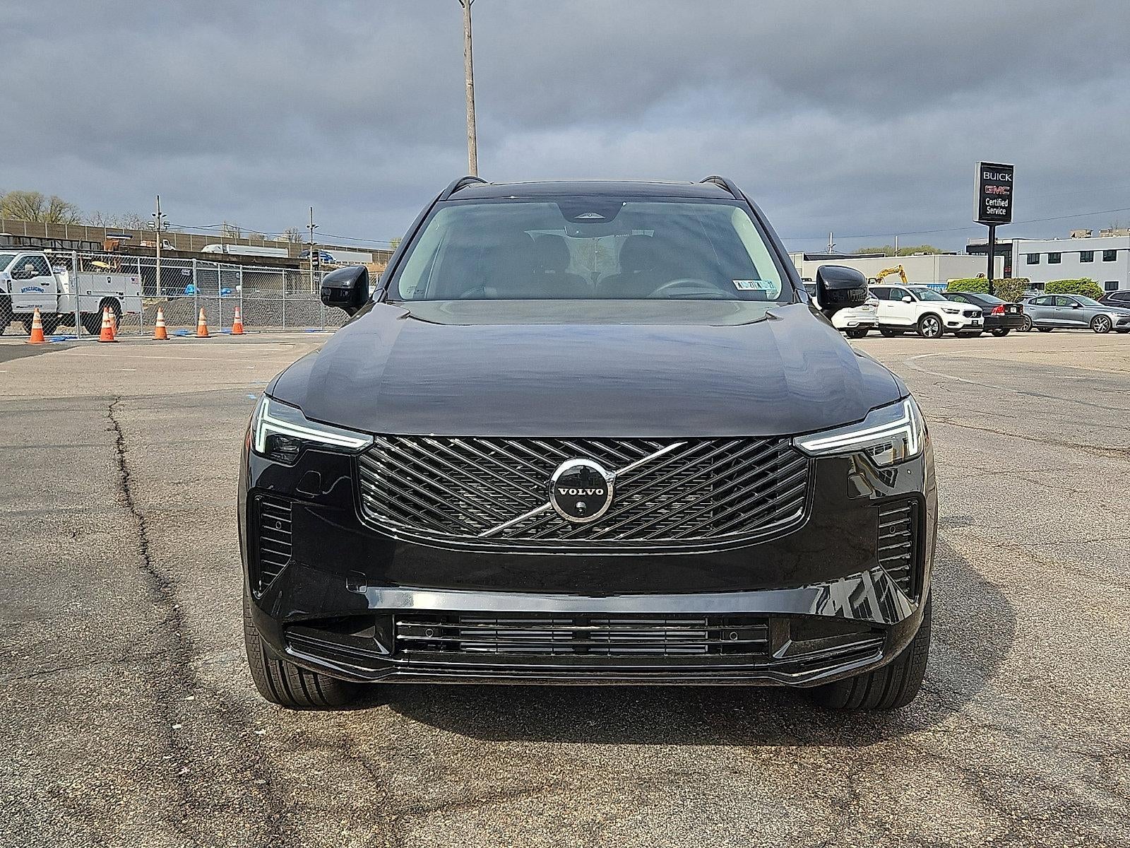 2026 Volvo XC90 Plug-In Hybrid T8 AWD Ultra Dark Theme 6-Seater