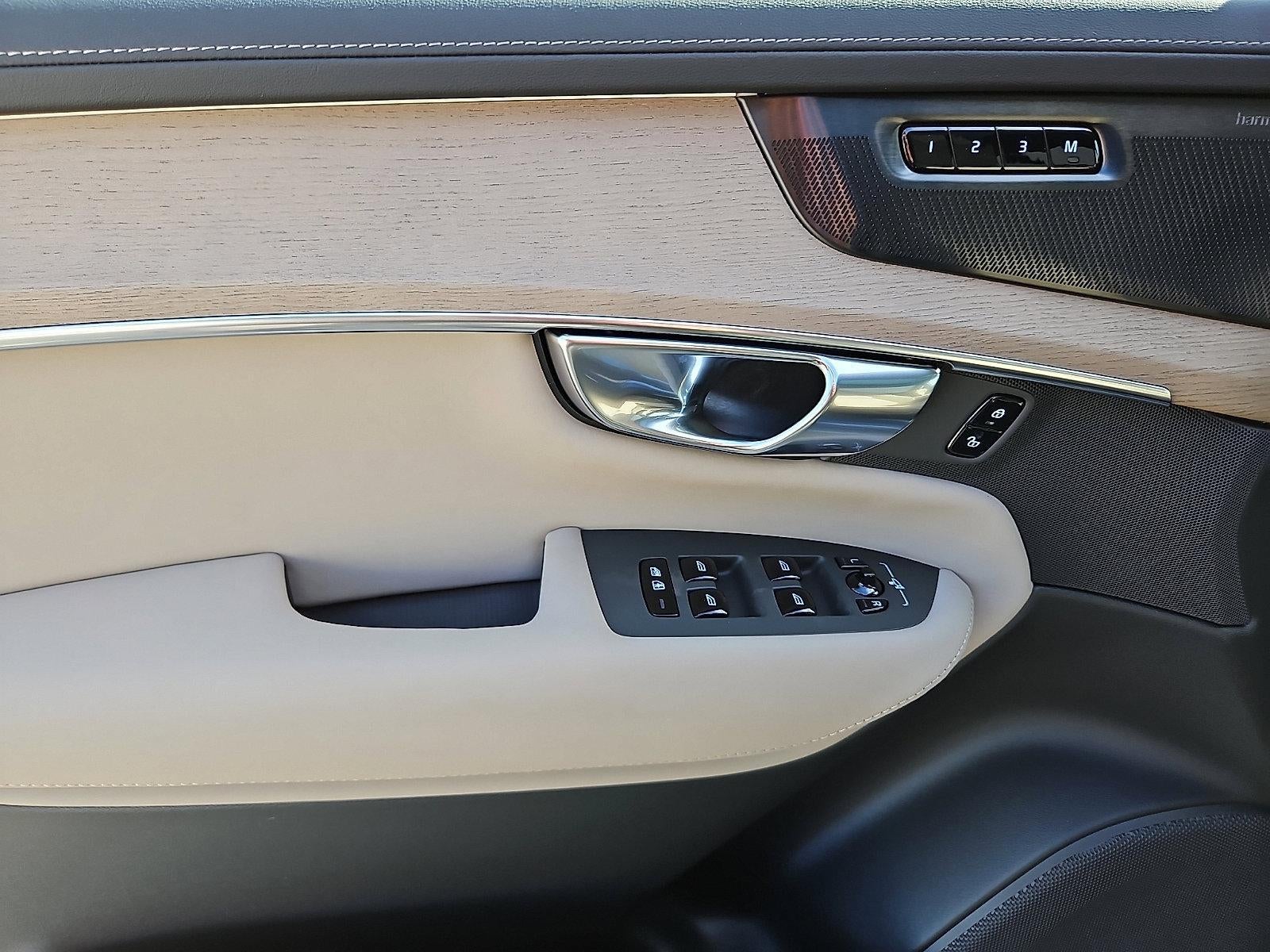 2026 Volvo XC90 Plug-In Hybrid T8 AWD Plus 7-Seater