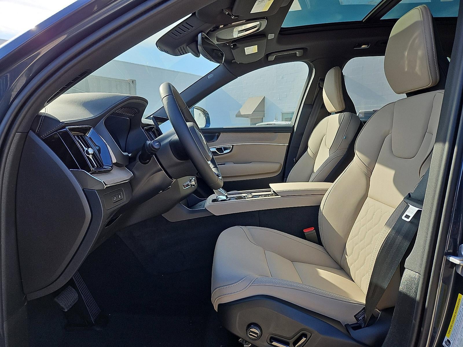 2026 Volvo XC90 Plug-In Hybrid T8 AWD Plus 7-Seater