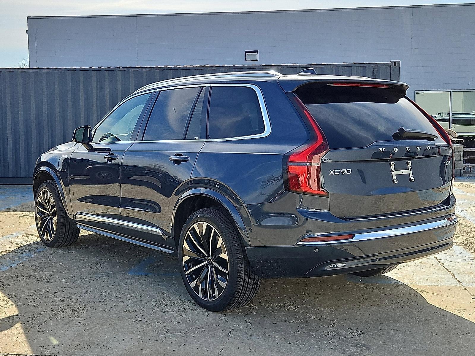 2026 Volvo XC90 Plug-In Hybrid T8 AWD Plus 7-Seater