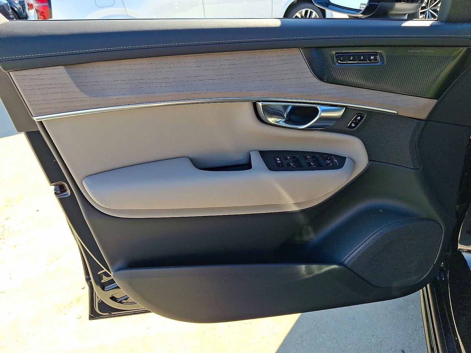 2026 Volvo XC90 Plug-In Hybrid T8 AWD Plus 7-Seater