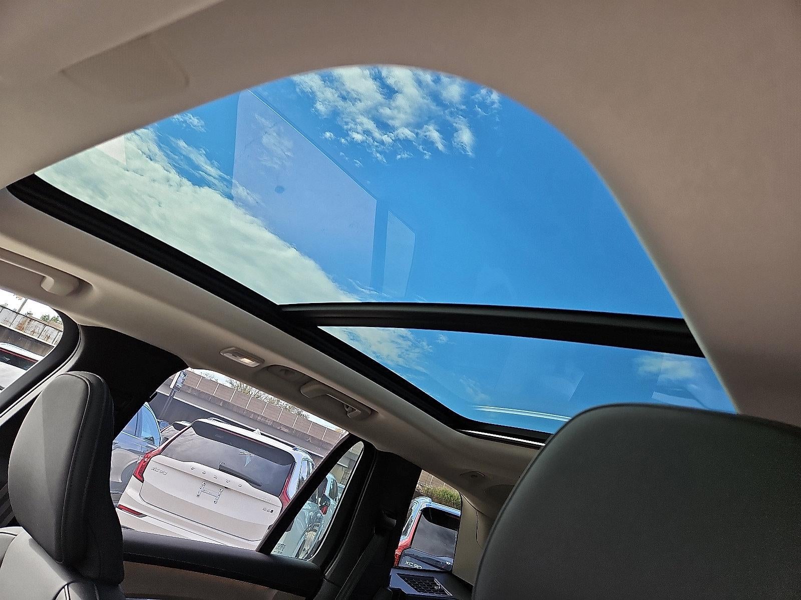 2026 Volvo XC90 Plug-In Hybrid T8 AWD Plus 7-Seater