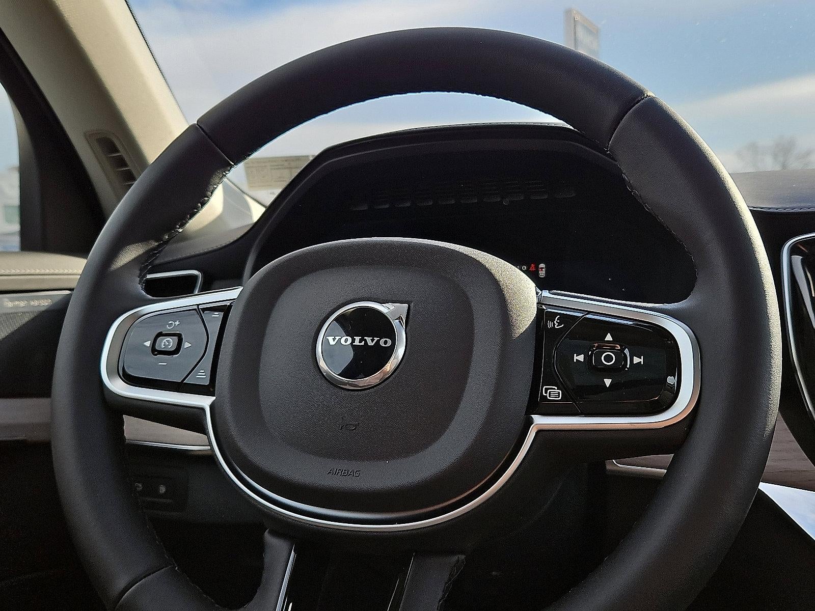 2026 Volvo XC90 Plug-In Hybrid T8 AWD Plus 7-Seater