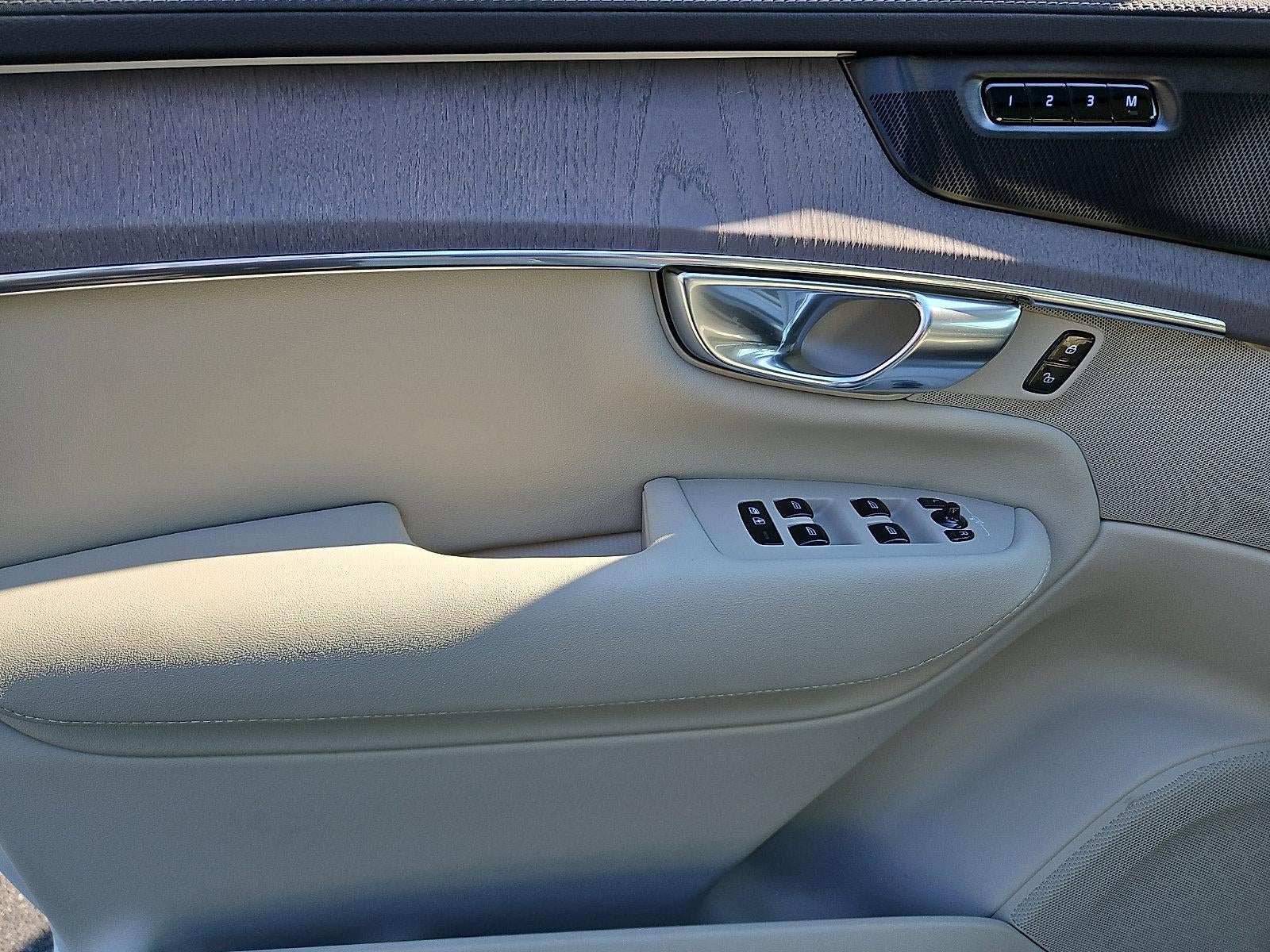 2026 Volvo XC90 Plug-In Hybrid T8 AWD Ultra 7-Seater