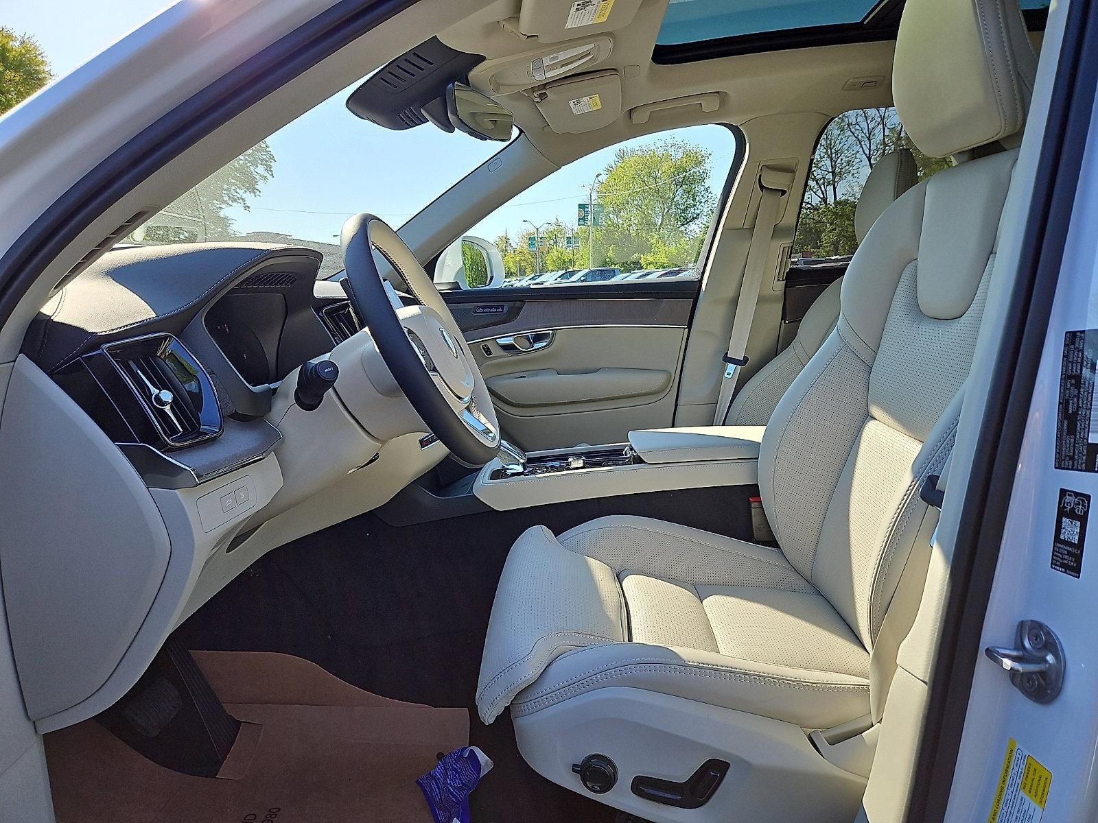 2026 Volvo XC90 Plug-In Hybrid T8 AWD Ultra 7-Seater