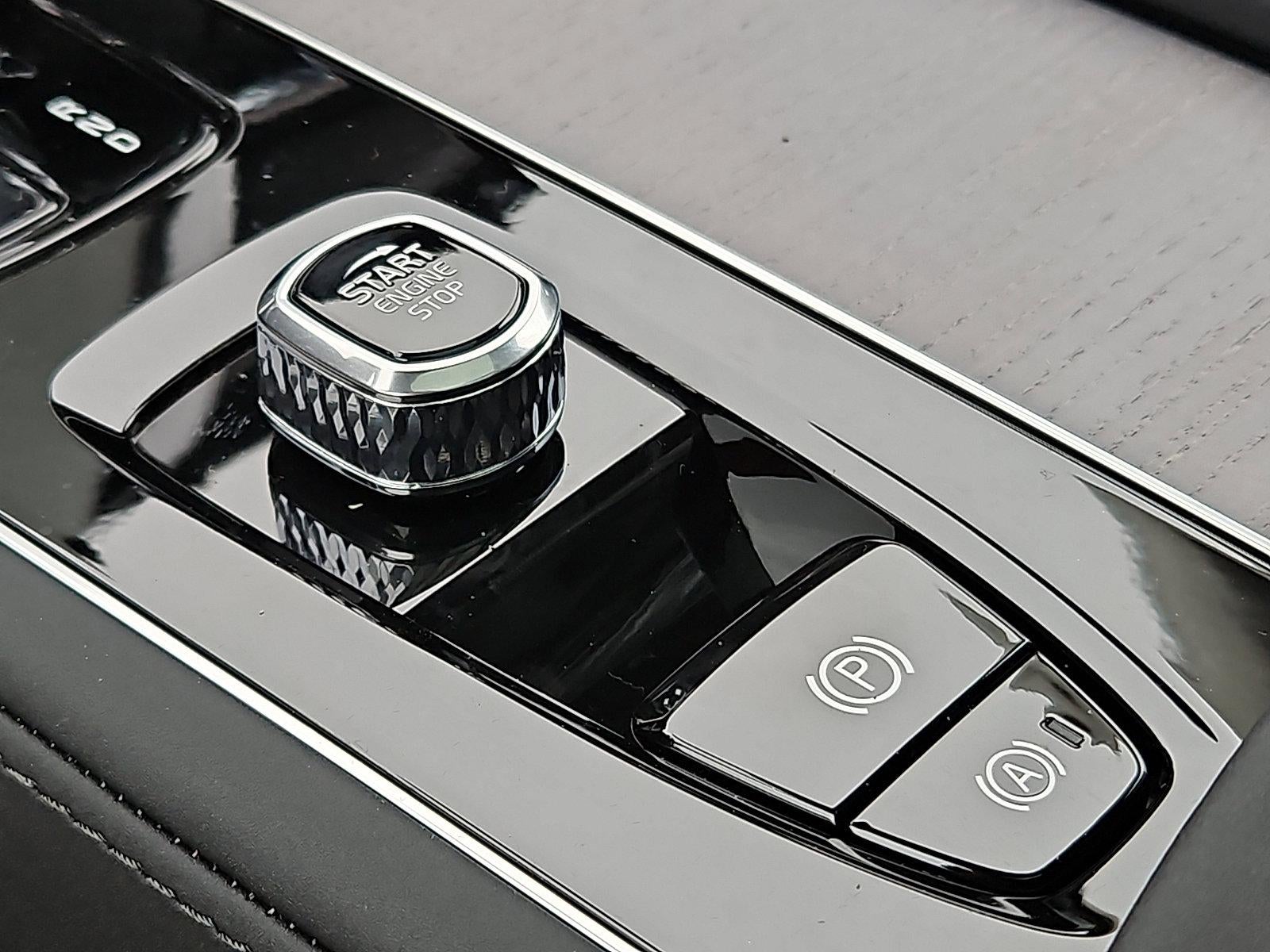 2026 Volvo XC90 Plug-In Hybrid T8 AWD Ultra 7-Seater